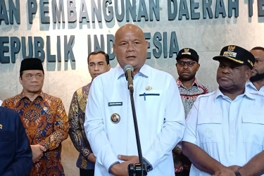 Sujud Bupati Nias Utara Memohon: Capek Miskin Daerah 3T Tak Dilirik Pusat