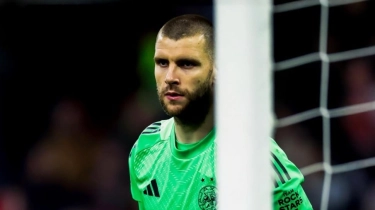 Tersingkir oleh Maarten Paes, Kiper Muda Ajax Kirim Sinyal Perang Rebut Posisi Utama