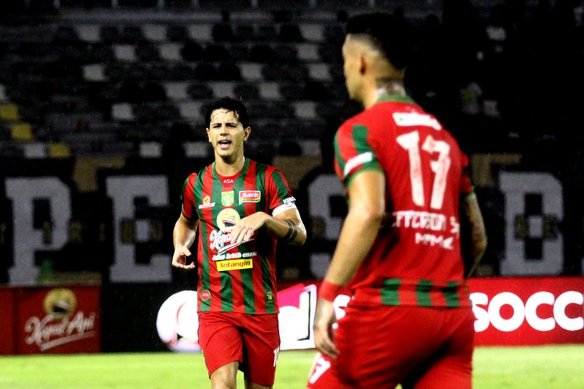 Tavares Pasang Badan untuk Bruno Moreira, Persebaya Asah Penyelesaian