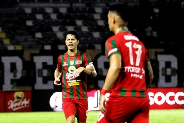 Tavares Pasang Badan untuk Bruno Moreira, Persebaya Asah Penyelesaian