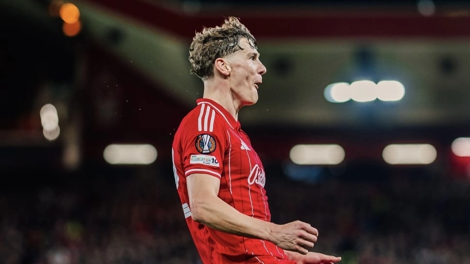 Bikin Ngilu! Detik-detik Kapten Nottingham Forest Alami Patah Jari Tangan