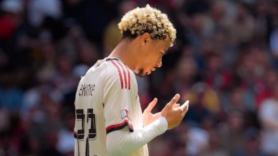 Cerita Toleransi di Liverpool: Hugo Ekitike Puasa, Jeremie Frimpong Jadi Penjaga