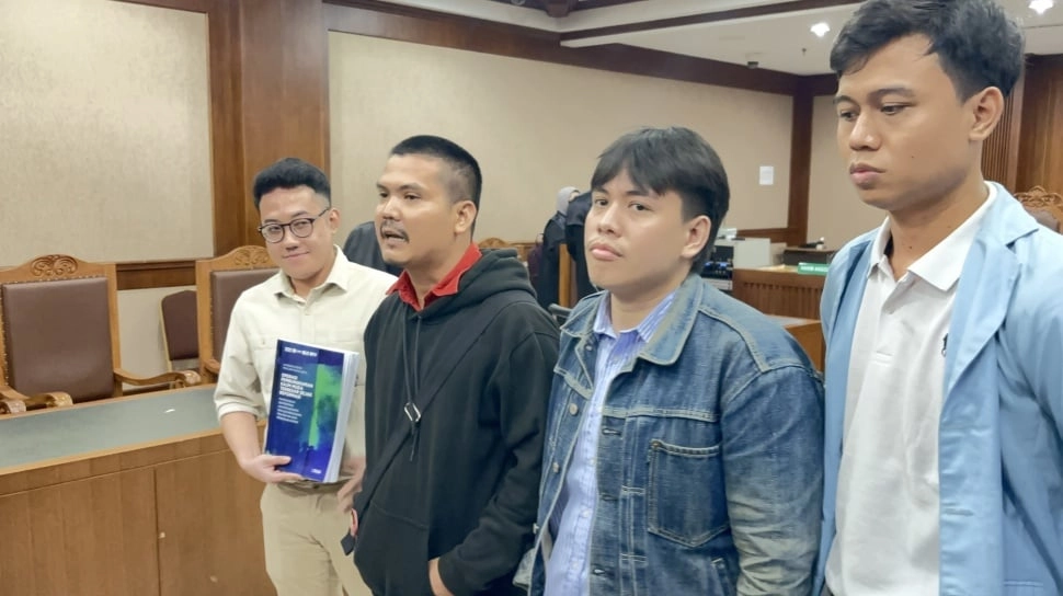 Dituntut 2 Tahun Penjara Terkait Demo Agustus, Syahdan Husein Soroti Kasus Aparat Bunuh Anak di Tual