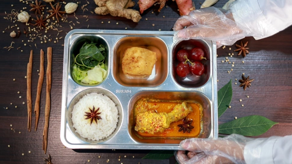 Riset Ungkap Fakta di Balik Kritik Medsos Soal MBG