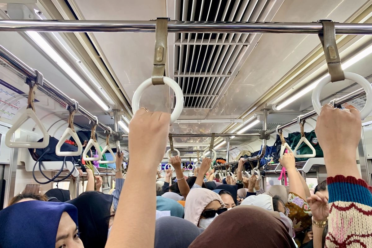 Jangan Coba-coba Lakukan Pelecehan Seksual di KRL, Diganjar Blacklist