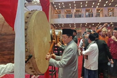 Menag Nasaruddin Umar Ikut Menabuh Beduk Saat Takbiran di Masjid Istiqlal