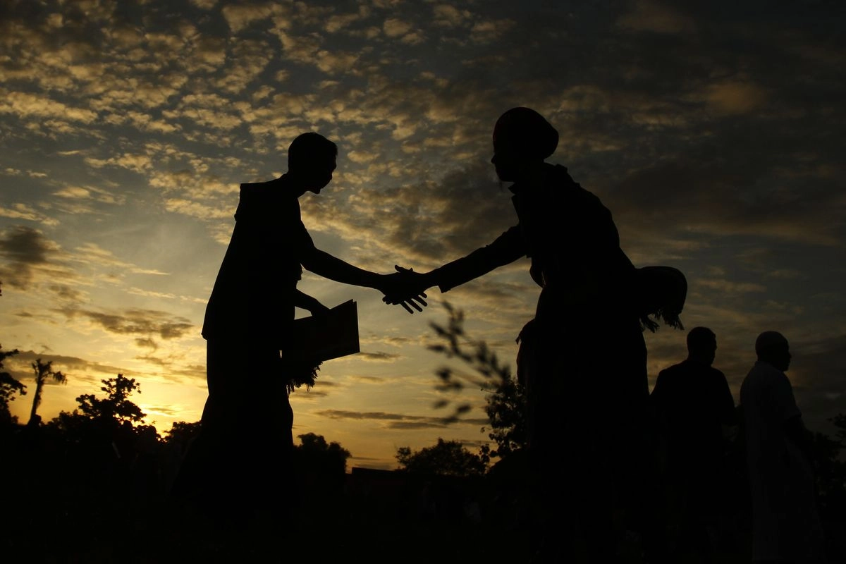 Silaturahmi di Tengah Dunia yang Retak