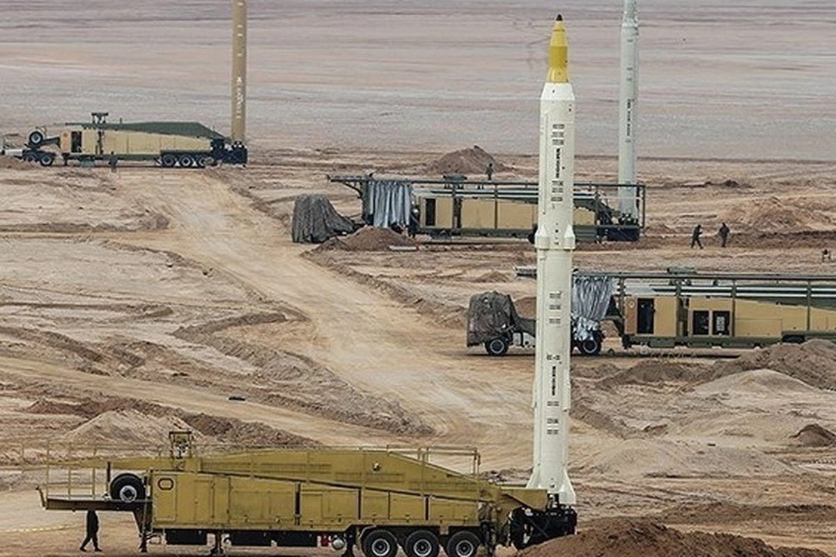 Iran Tembakkan 2 Rudal Balistik ke Pangkalan Gabungan AS-Inggris di Diego Garcia