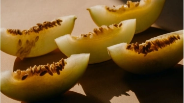 6 Buah untuk Turunkan Asam Urat Tinggi Pasca Lebaran secara Alami, Konsumsi Rutin