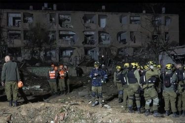 Israel Jalani Malam yang Sulit: Gagal Cegat 2 Rudal Balistik Iran, 2 Kota Hancur