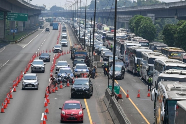 Jasamarga Terapkan Contraflow Tol Jakarta-Cikampek Km 55-65