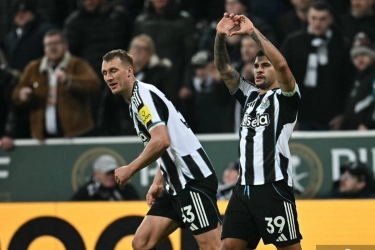 Man United Cari Pengganti Casemiro, Sudah Bertemu Agen Bruno Guimaraes