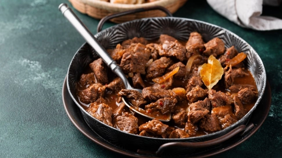 4 Cara Menyimpan Sisa Opor dan Rendang agar Tidak Basi Sampai Besok