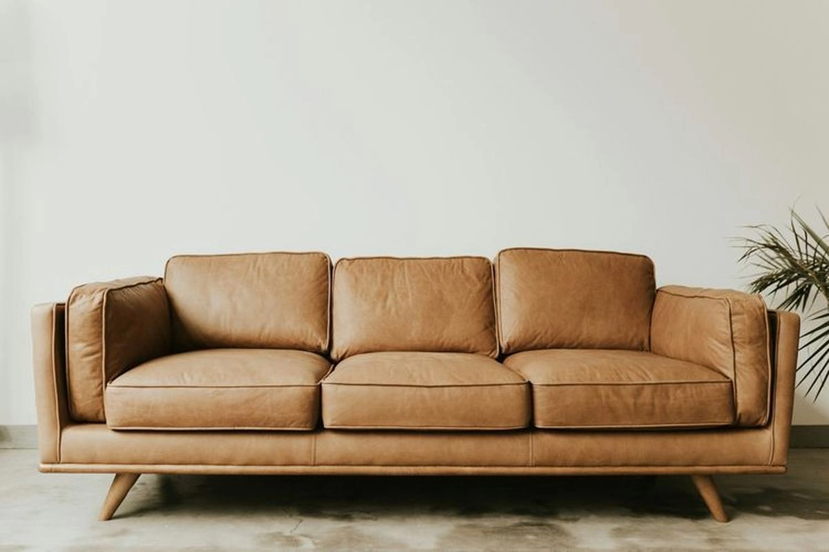 Ternyata Sofa Nempel Tembok Tidak Disarankan, Ini Alasannya
