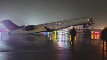 Rekaman Menegangkan Detik-Detik Tabrakan Pesawat Air Canada dengan Truk Pemadam di New York