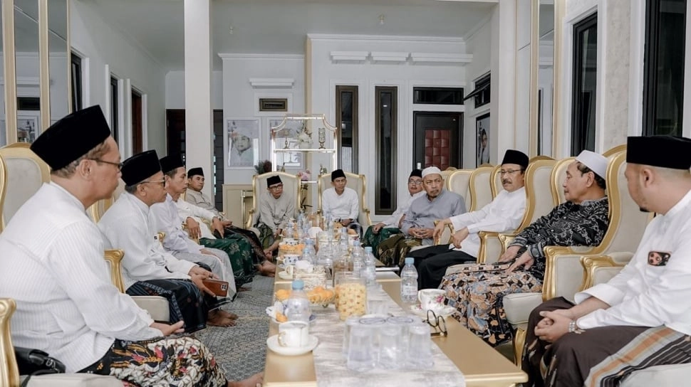 Keliling Pesantren saat Lebaran, Gus Ipul Minta Doa untuk Sekolah Rakyat