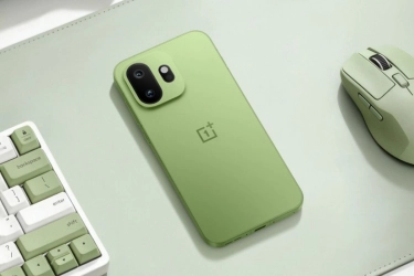 OnePlus 15T Resmi, HP Baterai 7.500 mAh dan Kebal Air Panas