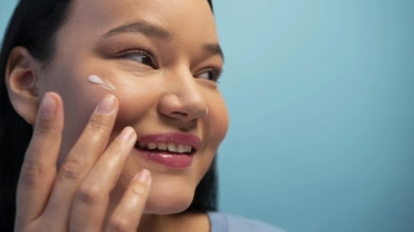 7 Rekomendasi Sunscreen Ringan Hasil Matte, Tidak Bikin Wajah Kelihatan Berminyak