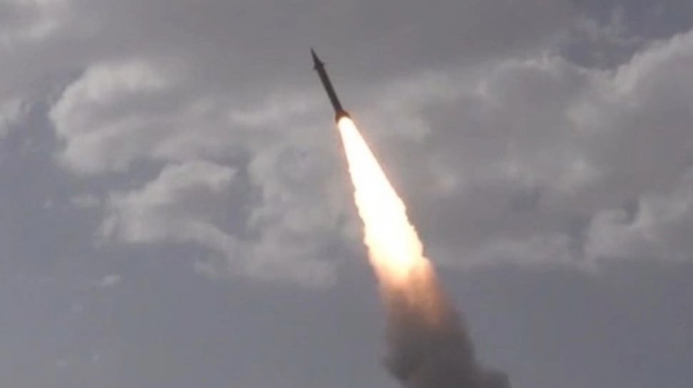 Serangan Balik, Iran Hujan Rudal Israel Hingga 12 Orang Tewas