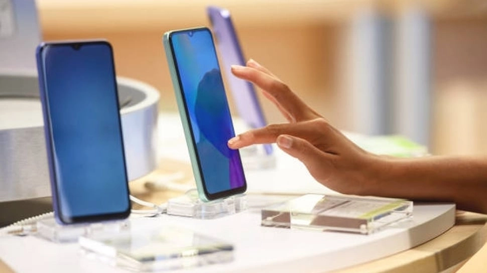 Terpopuler: 7 HP Samsung Kamera Bagus dan RAM Jumbo, Update Harga iPhone