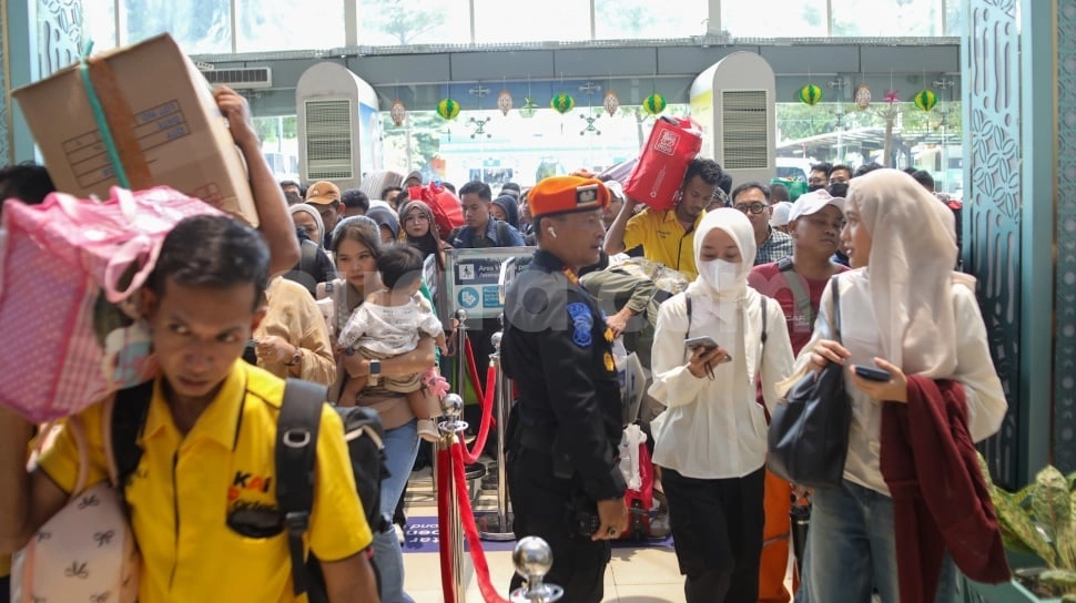 Arus Balik Masih Tinggi, 52 Ribu Penumpang Kereta Api Tiba di Jakarta Hari Ini