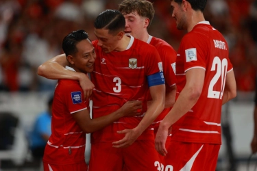 Dominan Tanpa Tekanan, Aji Santoso Sebut Timnas Indonesia Belum Teruji