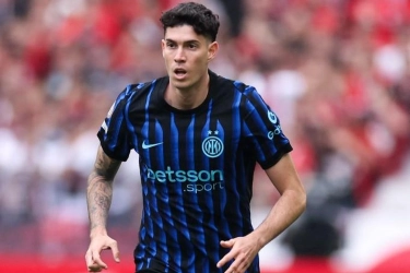 Barcelona Terus Kejar Alessandro Bastoni, Bek AS Roma Jadi Alternatif