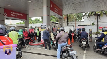Isu Harga BBM Tembus Rp17 Ribu, Pengendara: Mending Full Tank Sekarang!