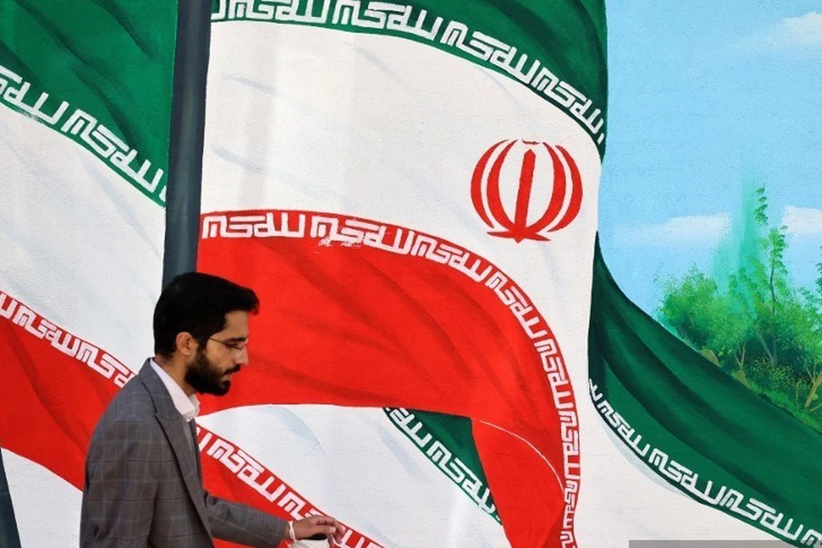 Potret Warga Iran Saat Perang, Kafe Jadi Pelarian, Risaukan Masa Depan