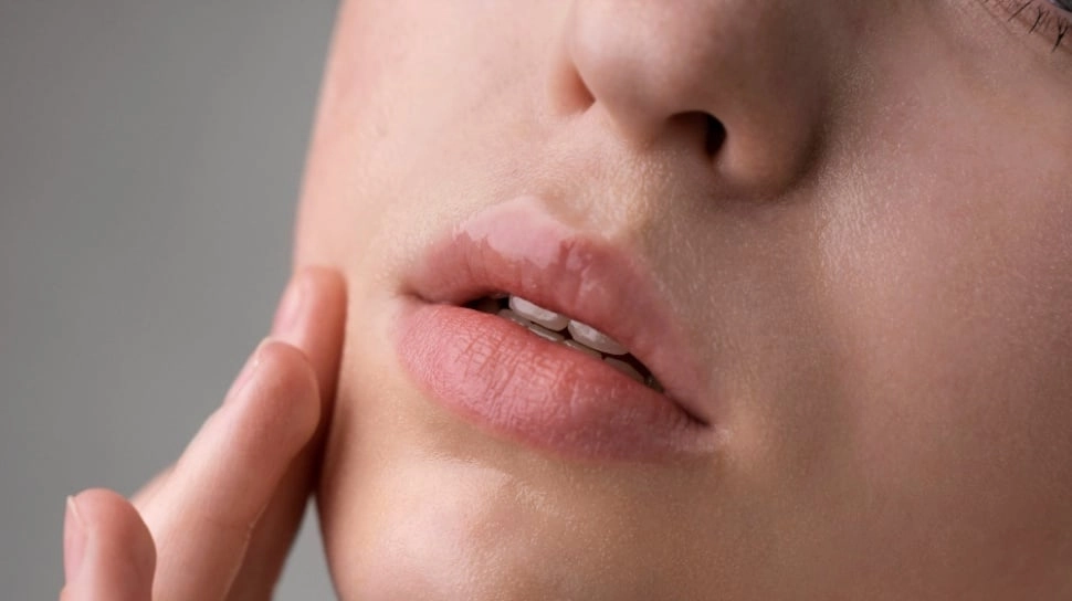 Bagaimana Cara agar Bibir Pink Alami? Ini 5 Produk Lip Scrub yang Bisa Membantu