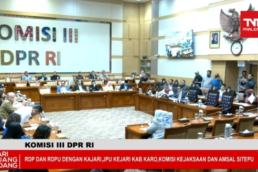 Amsal Sitepu Membungkuk ke Anggota DPR: Terima Kasih Bapak, Saya Sudah Bebas