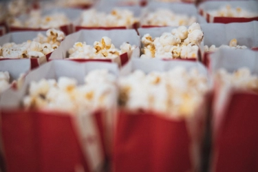 Bebas Bawa Makanan ke dalam Bioskop Alfamart, Ini Syaratnya