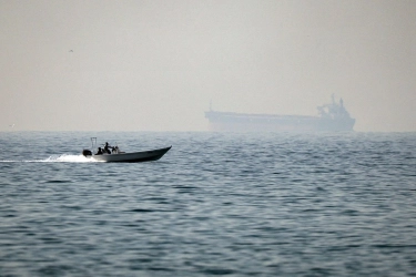 Iran Mau Wajibkan Kapal di Selat Hormuz Bayar Pakai Yuan China, Tolak Dollar AS