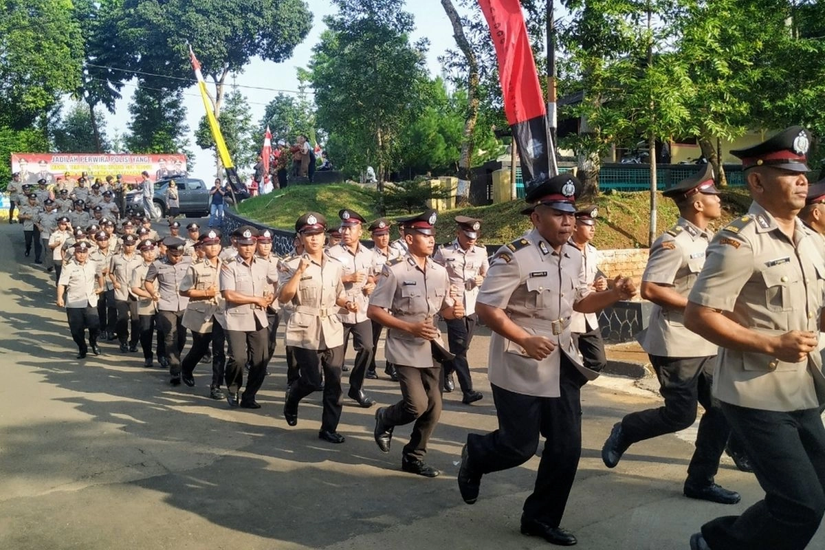 Polri Kaji Hapus Pendidikan Dasar yang Terlalu Militeristik, Termasuk Siswa Bawa Senjata