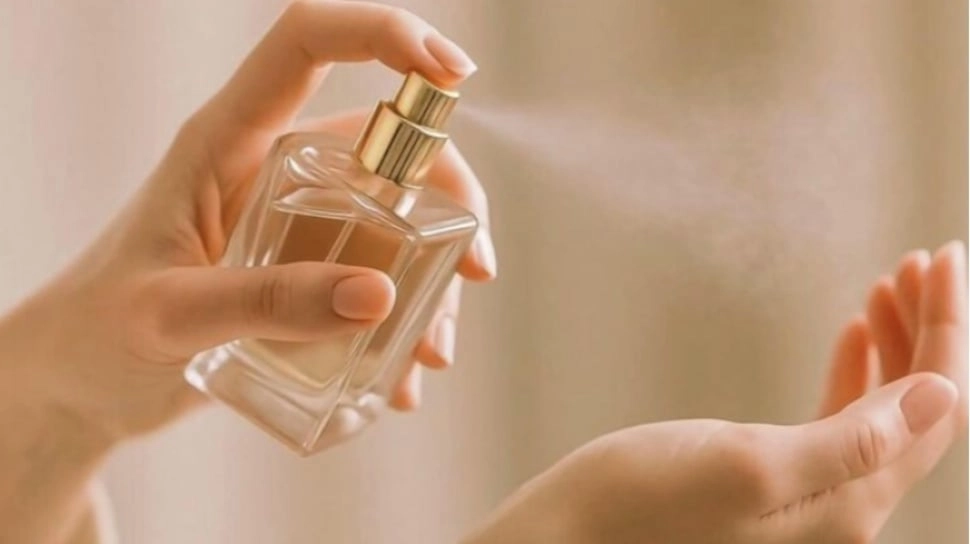 5 Rekomendasi Parfum Lokal Aroma Buah Pir yang Segar dan Manis