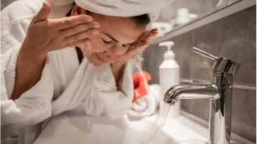 Bolehkah Pakai Sabun Cuci Muka Exfoliating Cleanser Setiap Hari?