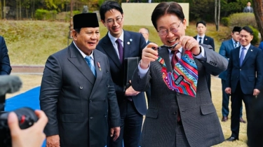 Diplomasi Unik Prabowo di Korea: Hadiah Keris hingga Baju Anjing untuk Presiden Lee Jae Myung