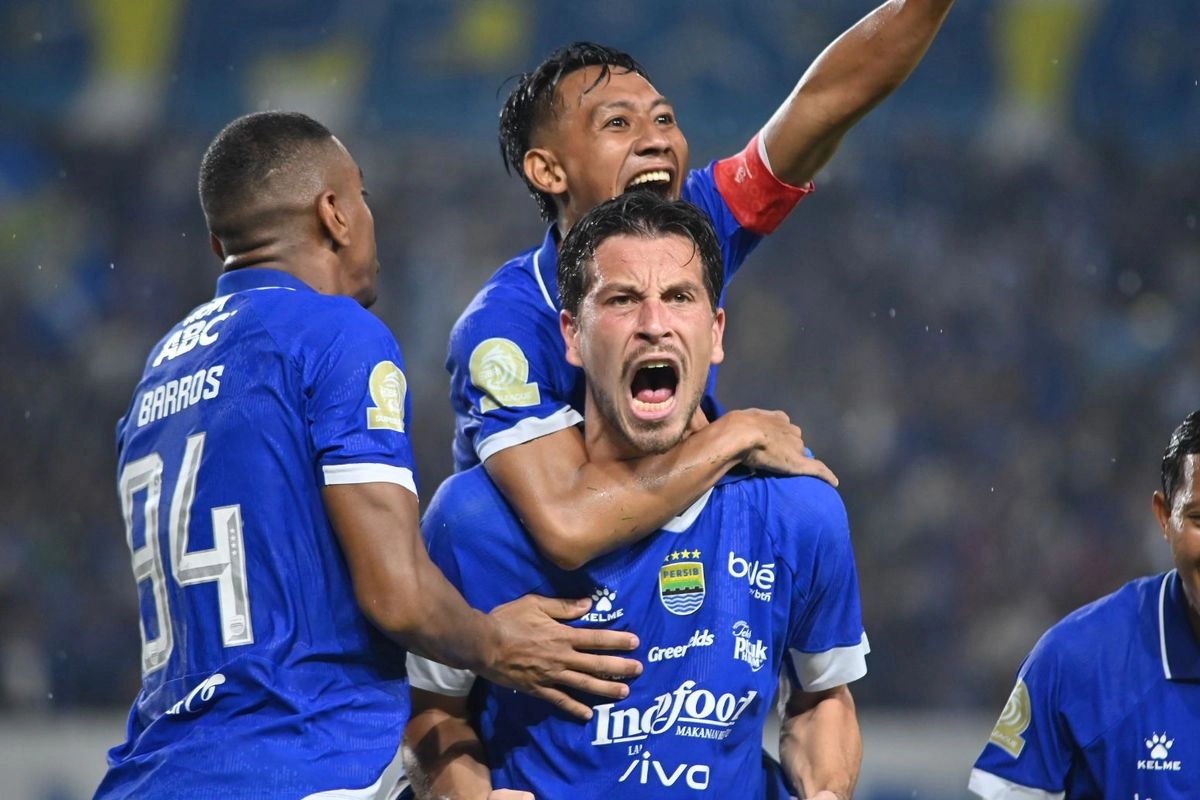 Cara Thom Haye Menjaga Asa Juara Persib
