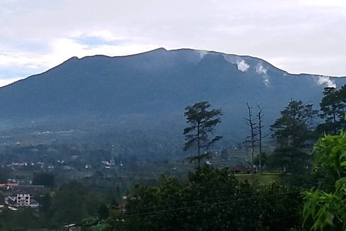 Pendakian Gunung Gede Pangrango Kembali Dibuka Mulai 13 April 2026