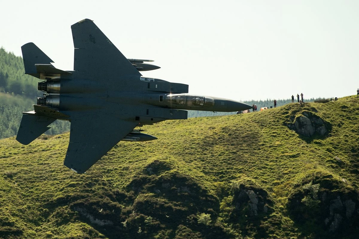 AS Disebut Ingin Mengebom dan Membunuh Pilot F-15E yang Jatuh di Iran