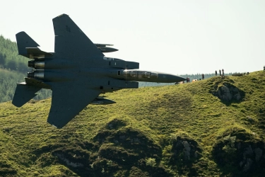 AS Disebut Ingin Mengebom dan Membunuh Pilot F-15E yang Jatuh di Iran