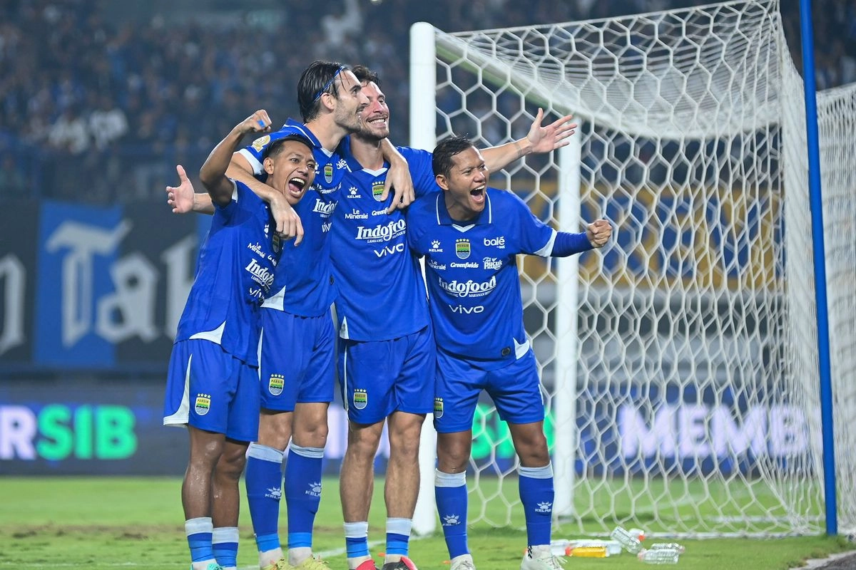 Starting Line up Semen Padang Vs Persib, Beckham dan Thom Haye Tampil