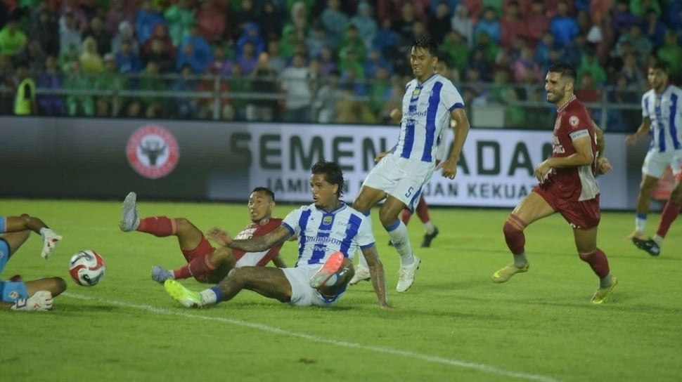 Hasil BRI Super League: Brace Ramon Tanque Bawa Persib Kalahkan Semen Padang