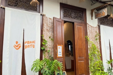 Berburu Oleh-oleh Unik Solo di Tempat Belanja Aksesoris Kampung Batik Kauman