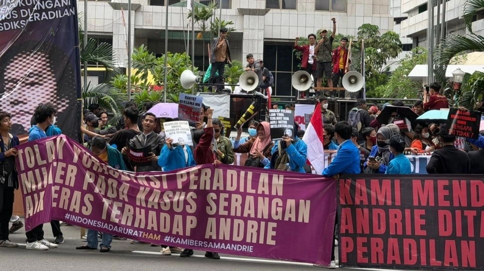 Mahasiswa Desak MK Kabulkan Uji Materi UU TNI Terkait Tragedi Andrie Yunus