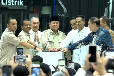 Prabowo Resmikan Pabrik Bus-Truk Listrik Milik Bakrie Group di Magelang