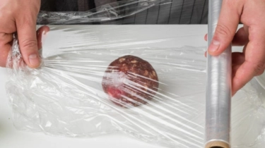 3 Bahan Dapur Pengganti Plastik Wrap untuk Simpan Makanan agar Tetap Segar