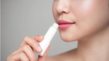 4 Lip Balm SPF 30 Terbaik, Bibir Lembap dan Terlindungi