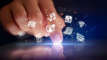 Komdigi Buka Lelang Frekuensi 700 MHz dan 2,6 GHz, Perluas Internet ke Pelosok Daerah