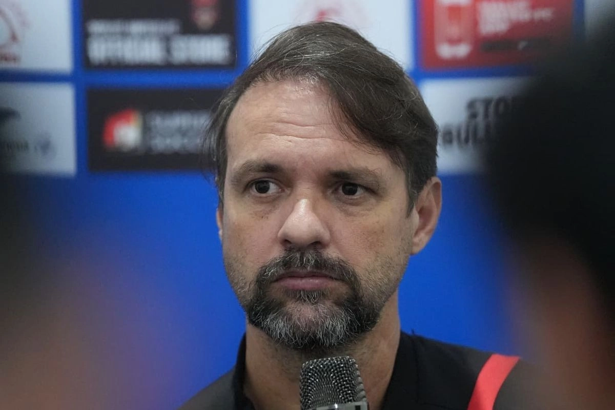 Pujian dan Evaluasi Mauricio Souza Usai Kemenangan Atas Persebaya